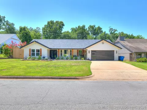 Exterior - 4204 E 85th St, Tulsa, OK 74137 photo 9 of 16