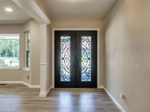 Entry Way - 4204 E 85th St, Tulsa, OK 74137 photo 1 of 4