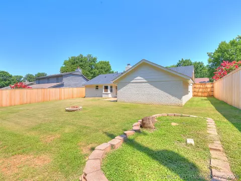 Exterior - 4204 E 85th St, Tulsa, OK 74137 photo 3 of 16