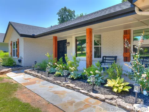 Exterior - 4204 E 85th St, Tulsa, OK 74137 photo 4 of 16