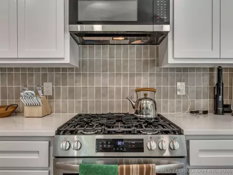 Kitchen - 4204 E 85th St, Tulsa, OK 74137 photo 5 of 10