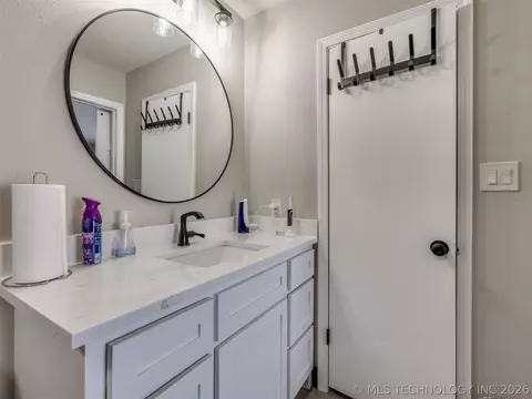 Bath - 4204 E 85th St, Tulsa, OK 74137 photo 3 of 6