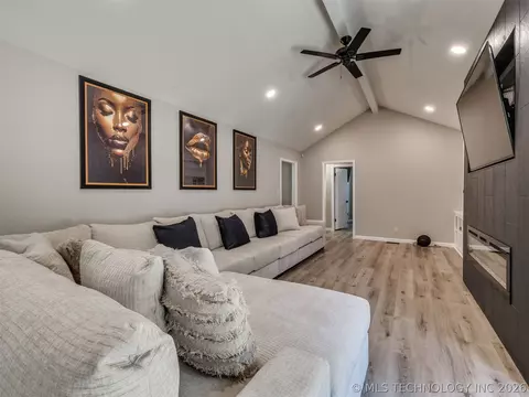 Living - 4204 E 85th St, Tulsa, OK 74137 photo 4 of 6