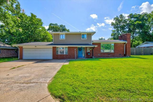 1708 Arbor Dr, Bartlesville, OK 74006