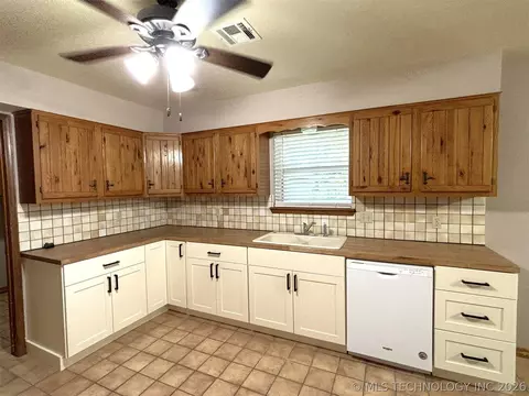 Kitchen - 415641 E 1094, Eufaula, OK 74426 photo 5 of 5