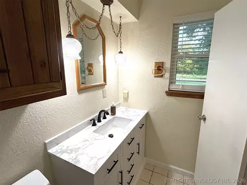 Bath - 415641 E 1094, Eufaula, OK 74426 photo 5 of 5