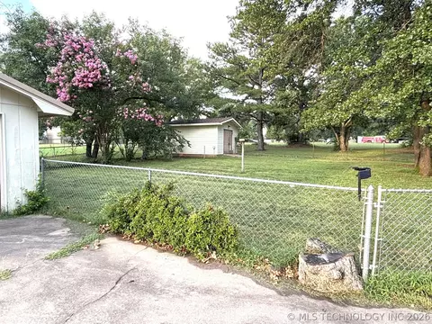 Exterior - 415641 E 1094, Eufaula, OK 74426 photo 4 of 9