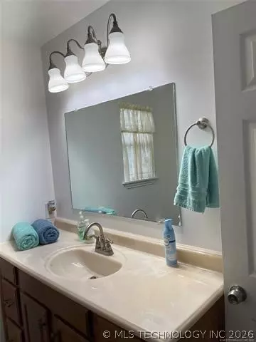 407 Denison St, Cartwright, OK 74731 photo 3