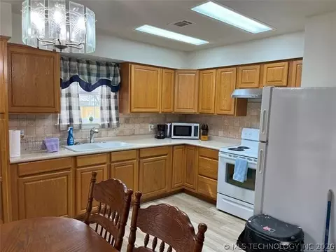 407 Denison St, Cartwright, OK 74731 photo 7