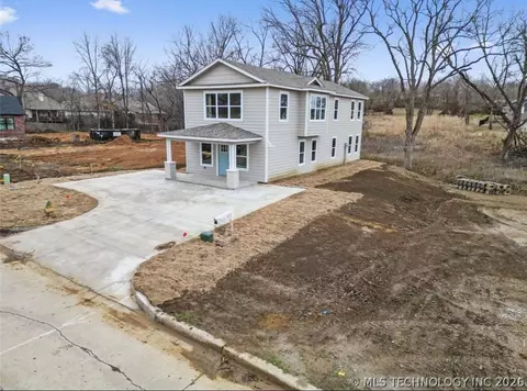2002 W Driftwood Dr, Claremore, OK 74017