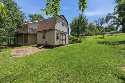 Exterior - 13685 E Crestview Dr, Claremore, OK 74019 photo 5 of 7