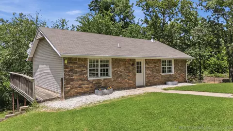 Exterior - 13685 E Crestview Dr, Claremore, OK 74019 photo 3 of 7