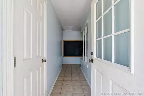 Entry Way - 13685 E Crestview Dr, Claremore, OK 74019 photo 1 of 2