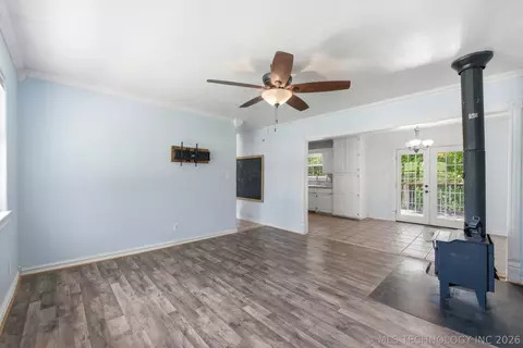 Living - 13685 E Crestview Dr, Claremore, OK 74019 photo 2 of 4