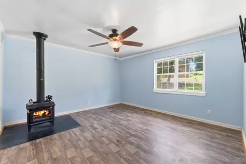 Living - 13685 E Crestview Dr, Claremore, OK 74019 photo 1 of 4