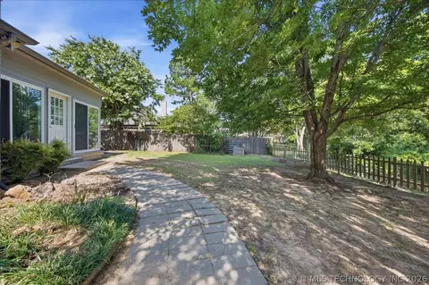 Exterior - 8840 E 96th St, Tulsa, OK 74133 photo 9 of 10