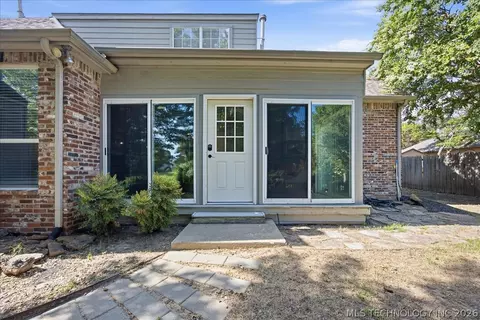 Exterior - 8840 E 96th St, Tulsa, OK 74133 photo 7 of 10