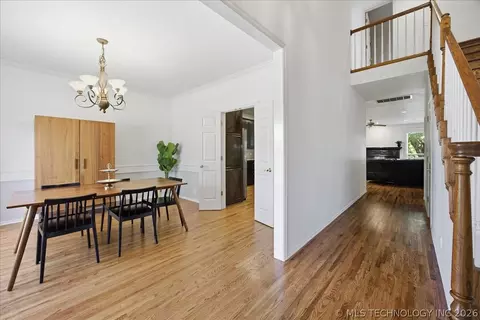 Entry Way - 8840 E 96th St, Tulsa, OK 74133 photo 3 of 5