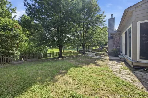 Exterior - 8840 E 96th St, Tulsa, OK 74133 photo 10 of 10