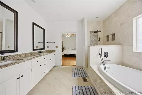 Bath - 8840 E 96th St, Tulsa, OK 74133 photo 7 of 12