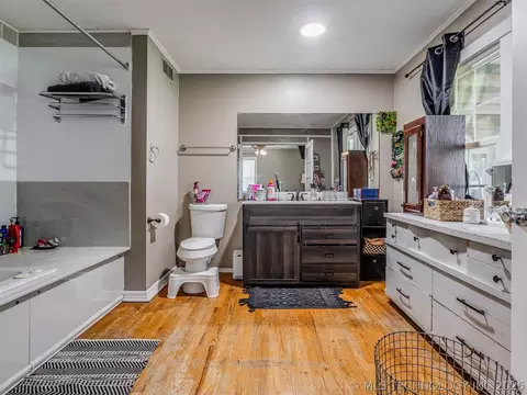Bath - 95 Bryan St, Pryor, OK 74361 photo 1 of 2