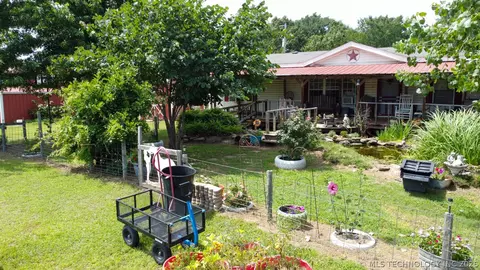 369084 E 960 Rd, Castle, OK 74833 photo 8