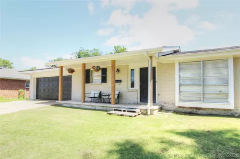 5518 Harvard Dr, Bartlesville, OK 74006