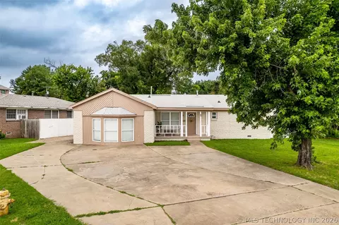 7731 E Skelly Dr, Tulsa, OK 74129