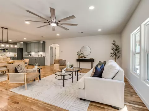 Living - 26370 N 4530 Rd, Bernice, OK 74331 photo 2 of 4
