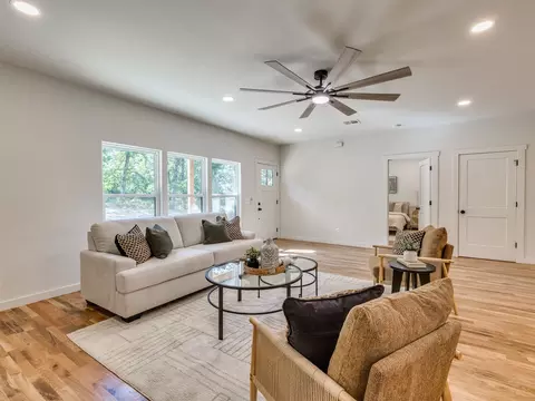 Living - 26370 N 4530 Rd, Bernice, OK 74331 photo 4 of 4