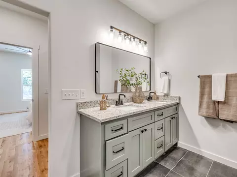Bath - 26370 N 4530 Rd, Bernice, OK 74331 photo 6 of 8
