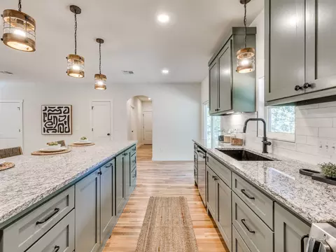Kitchen - 26370 N 4530 Rd, Bernice, OK 74331 photo 8 of 12
