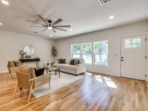 Living - 26370 N 4530 Rd, Bernice, OK 74331 photo 3 of 4