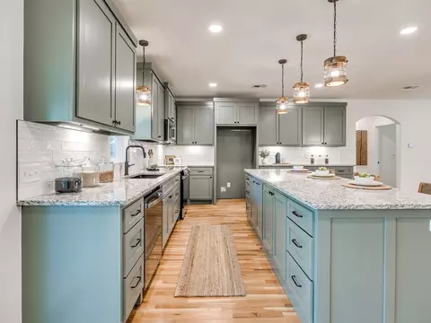 Kitchen - 26370 N 4530 Rd, Bernice, OK 74331 photo 11 of 12