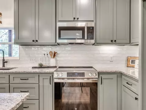 Kitchen - 26370 N 4530 Rd, Bernice, OK 74331 photo 5 of 12