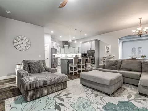 Living - 353800 E 5400 Rd, Maramec, OK 74045 photo 7 of 8