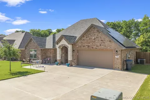 Exterior - 308 Hidden, Ardmore, OK 73401 photo 4 of 5