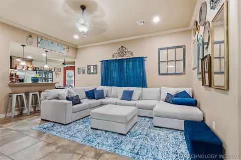 Living - 308 Hidden, Ardmore, OK 73401 photo 1 of 2
