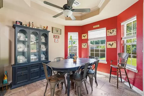 Dining - 308 Hidden, Ardmore, OK 73401 photo 1 of 2
