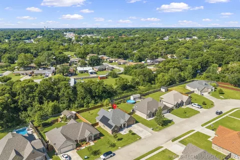 View/Area - 308 Hidden, Ardmore, OK 73401 photo 2 of 4