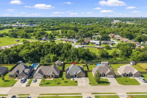 View/Area - 308 Hidden, Ardmore, OK 73401 photo 3 of 4