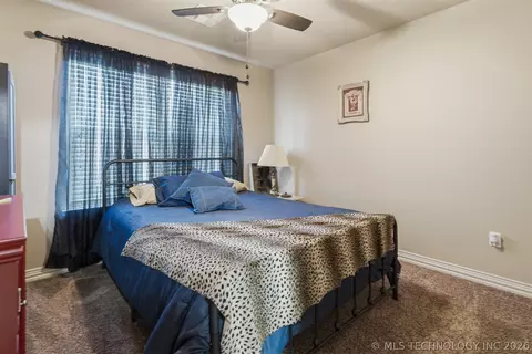 Bedroom - 308 Hidden, Ardmore, OK 73401 photo 6 of 9