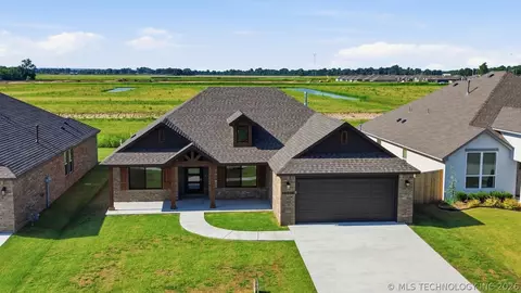 10320 E 132nd St S, Bixby, OK 74008
