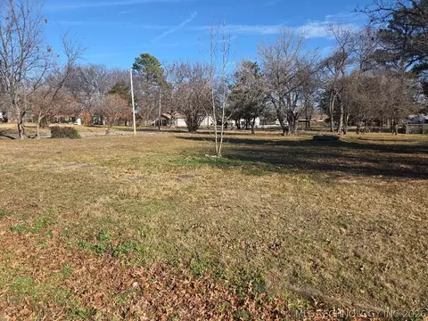 403 W Grand, Eufaula, OK 74432 photo 2