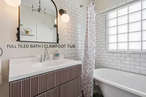 Bath - 1939 E 13th Pl, Tulsa, OK 74104 photo 1 of 1