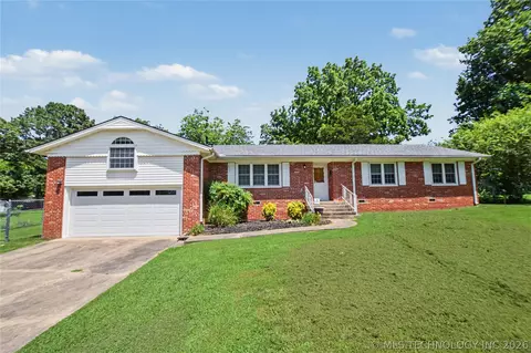 706 N Oklahoma Ave, Tahlequah, OK 74464