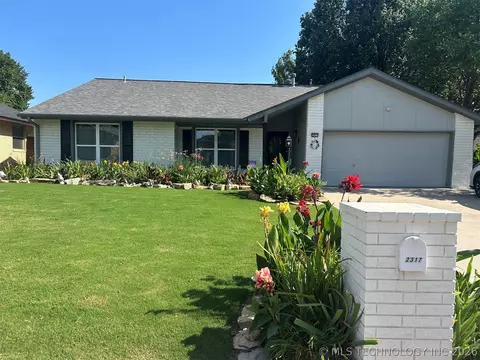 2317 W Broadway Ct, Broken Arrow, OK 74012