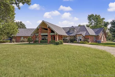 2200 W Blue Starr Dr, Claremore, OK 74017