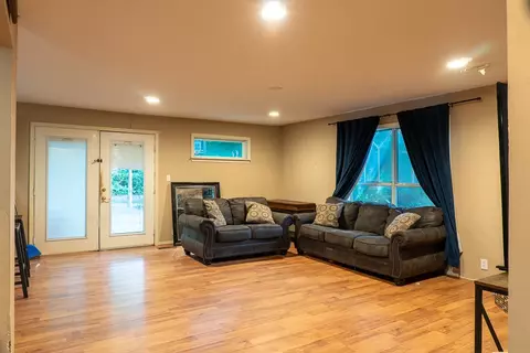 Living - 151 E 4th, Durant, OK 74701 photo 1 of 6