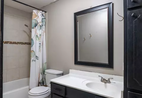 Bath - 151 E 4th, Durant, OK 74701 photo 2 of 2